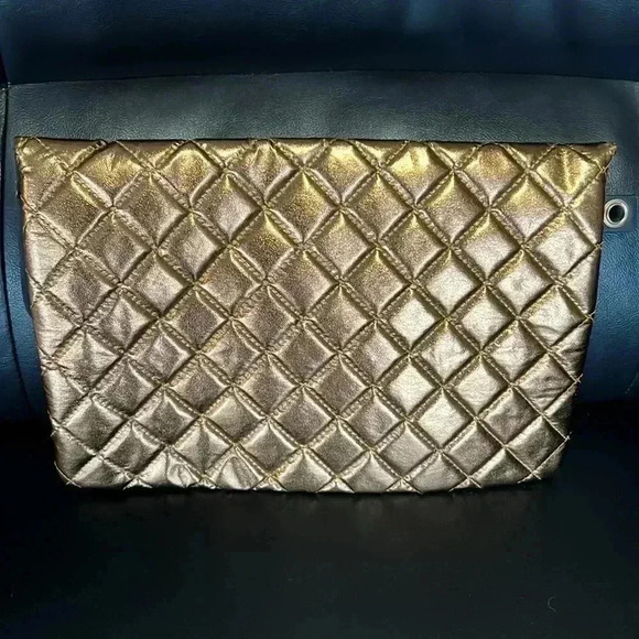 Younique Bronze Gold Metallic Quilted Makeup Bag - Picture 2 of 5